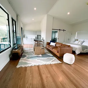 Farm stay Seven Peaks Farm, Beerwah
